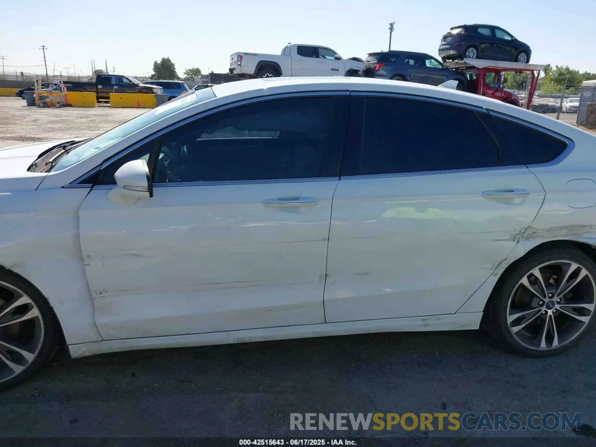 14 Photograph of a damaged car 3FA6P0D93LR151357 FORD FUSION 2020