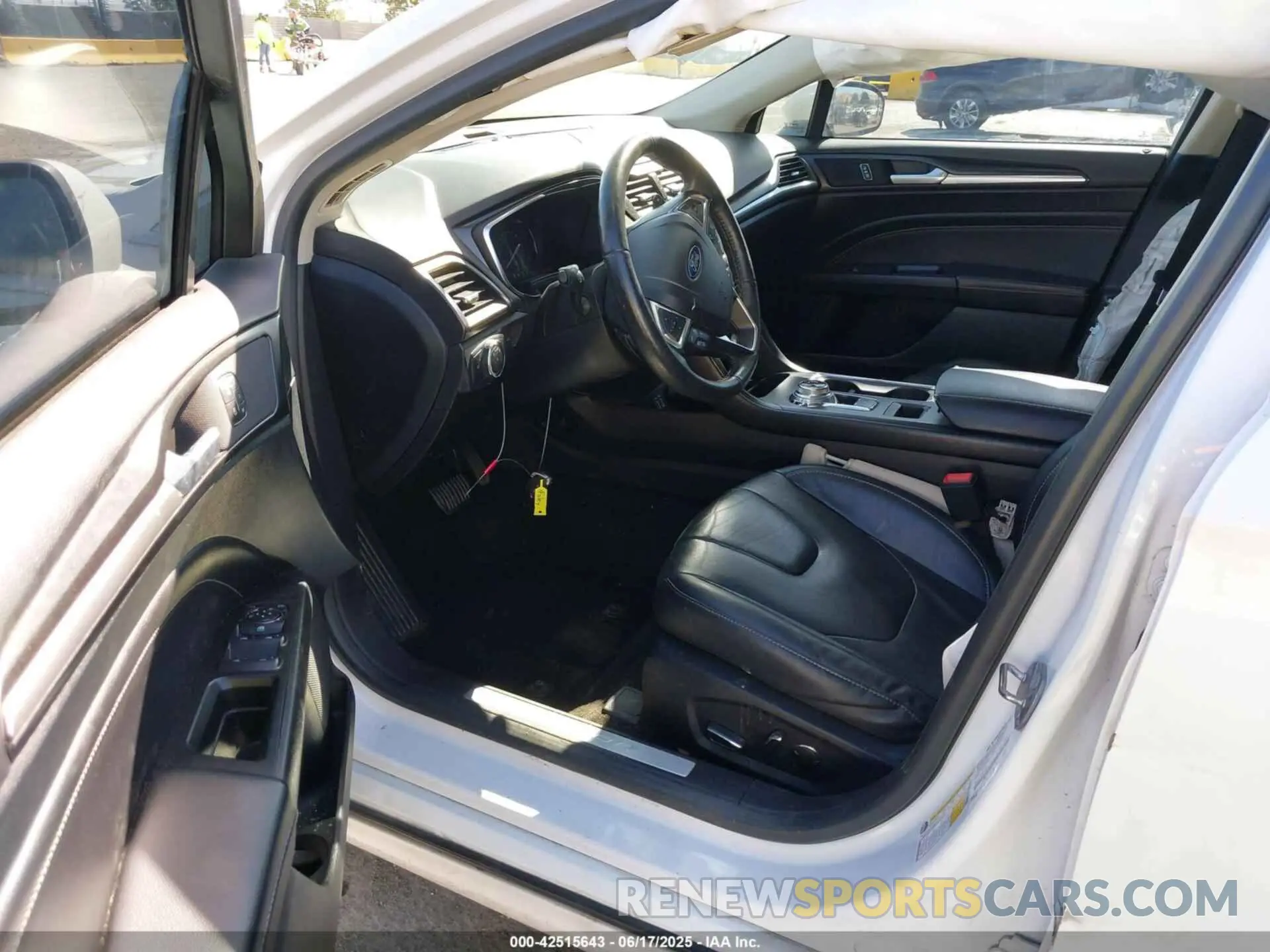 5 Photograph of a damaged car 3FA6P0D93LR151357 FORD FUSION 2020