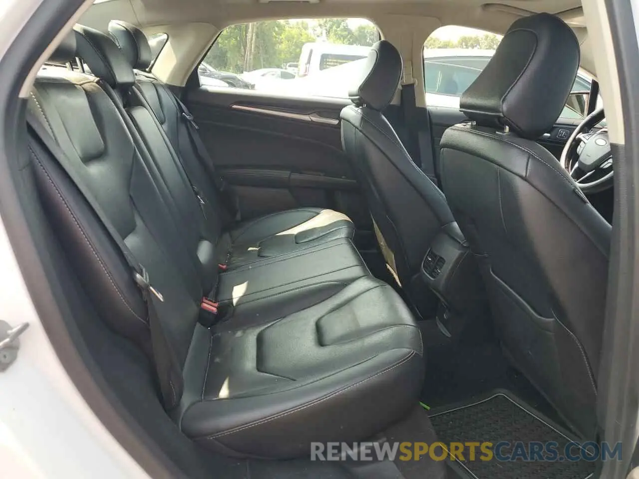 10 Photograph of a damaged car 3FA6P0D94LR115760 FORD FUSION 2020