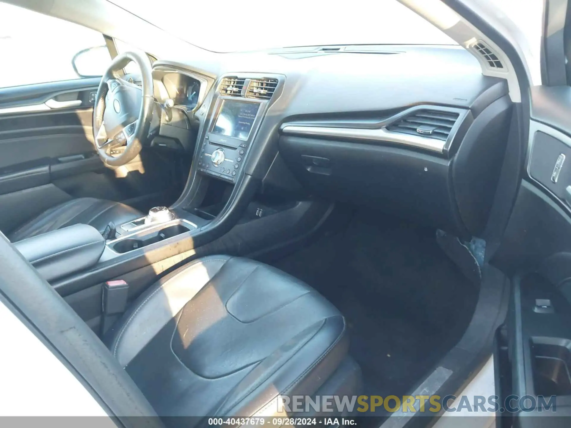 5 Photograph of a damaged car 3FA6P0D94LR117234 FORD FUSION 2020