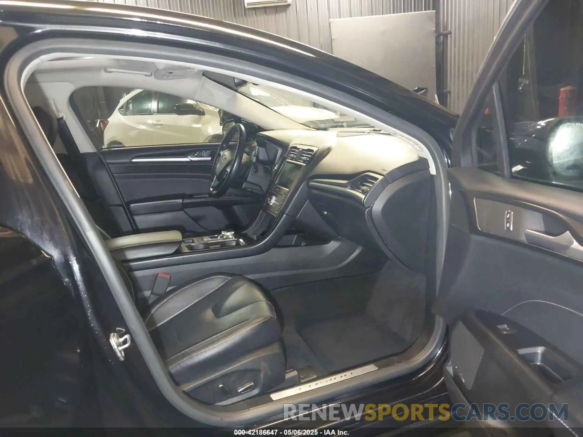 5 Photograph of a damaged car 3FA6P0D94LR136981 FORD FUSION 2020
