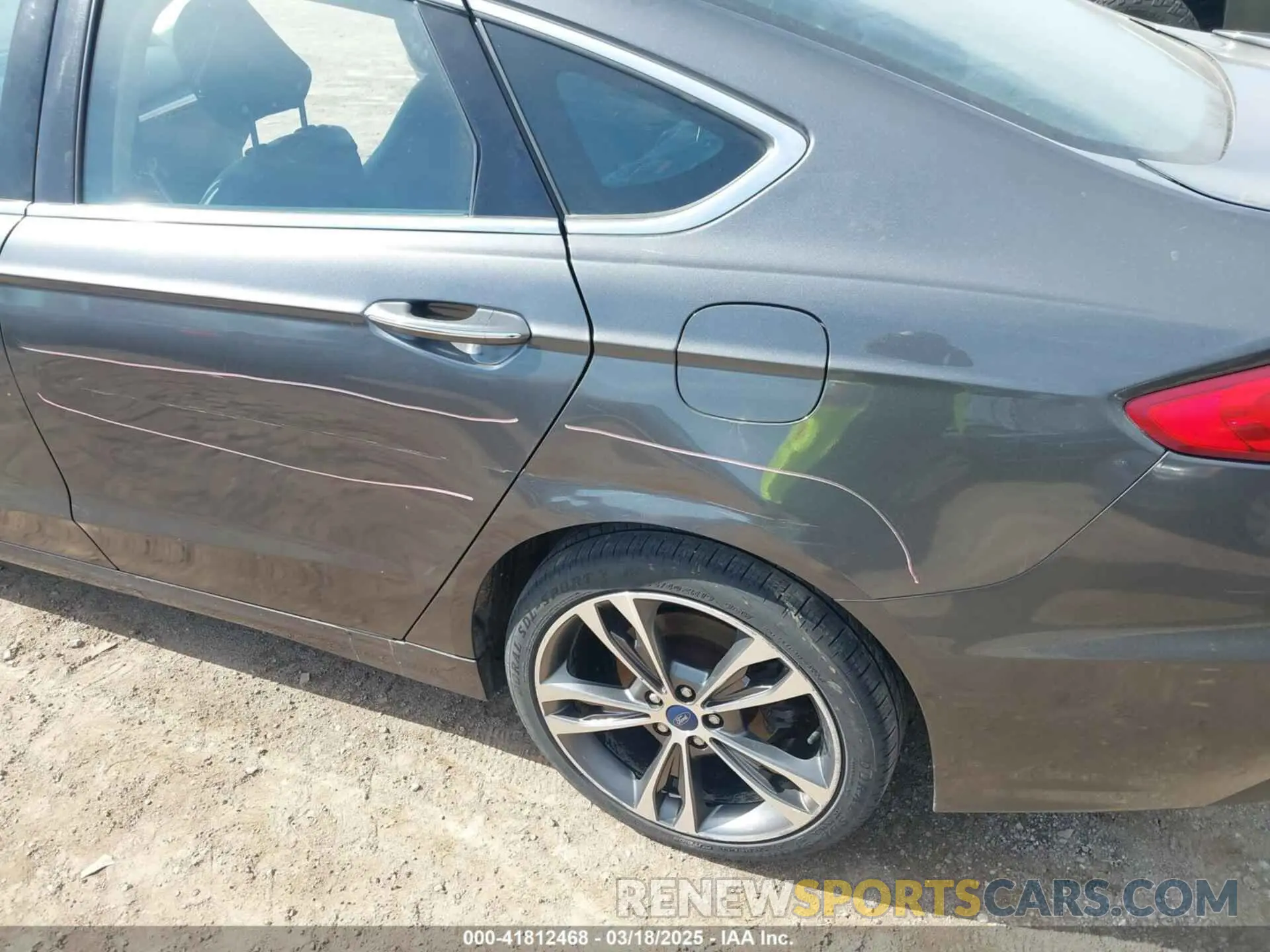 17 Photograph of a damaged car 3FA6P0D94LR138861 FORD FUSION 2020