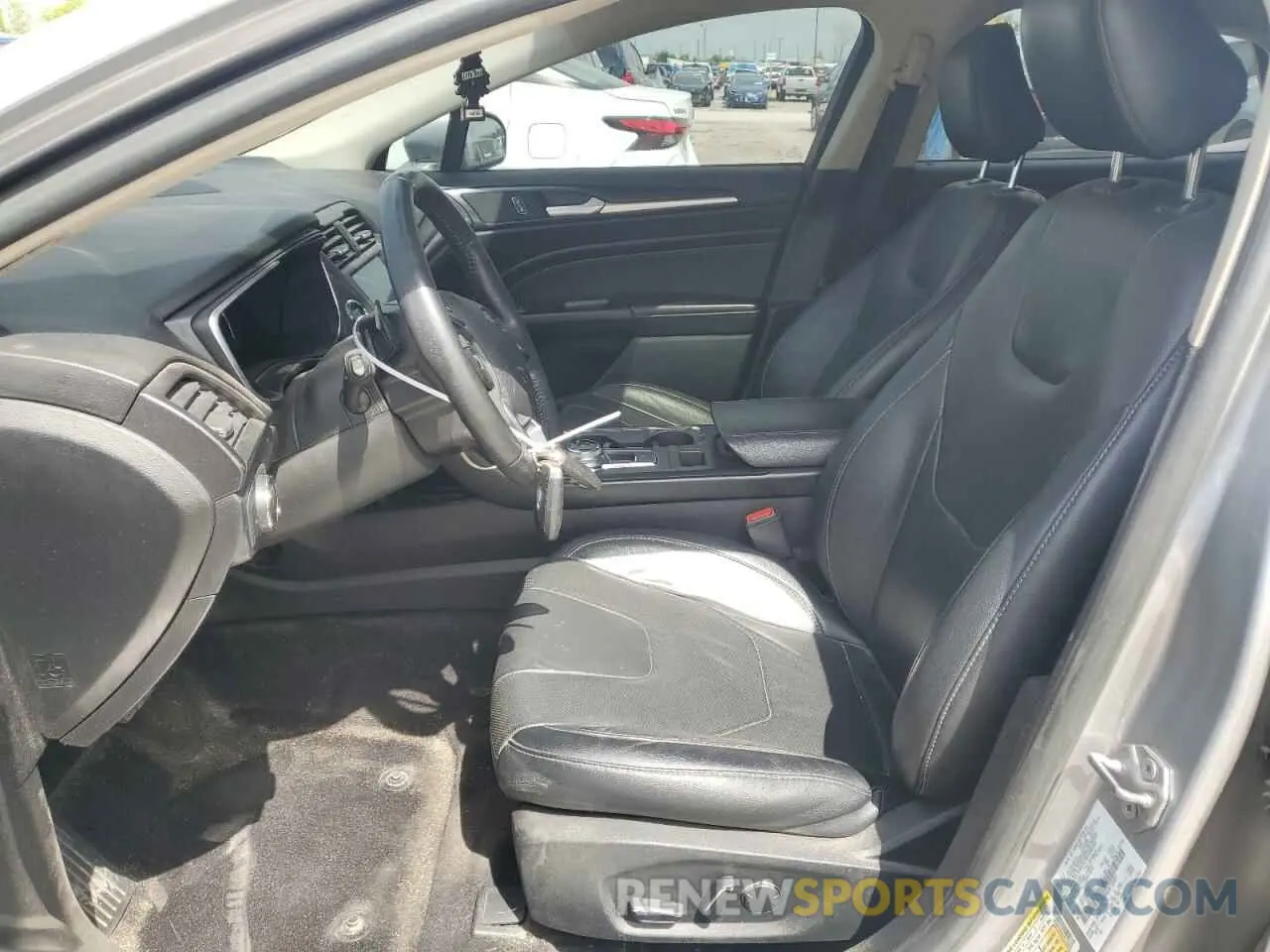 7 Photograph of a damaged car 3FA6P0D94LR152307 FORD FUSION 2020