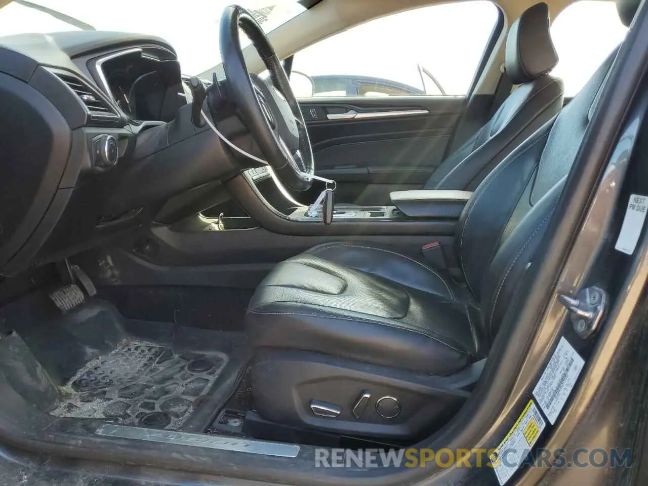 7 Photograph of a damaged car 3FA6P0D95LR137542 FORD FUSION 2020