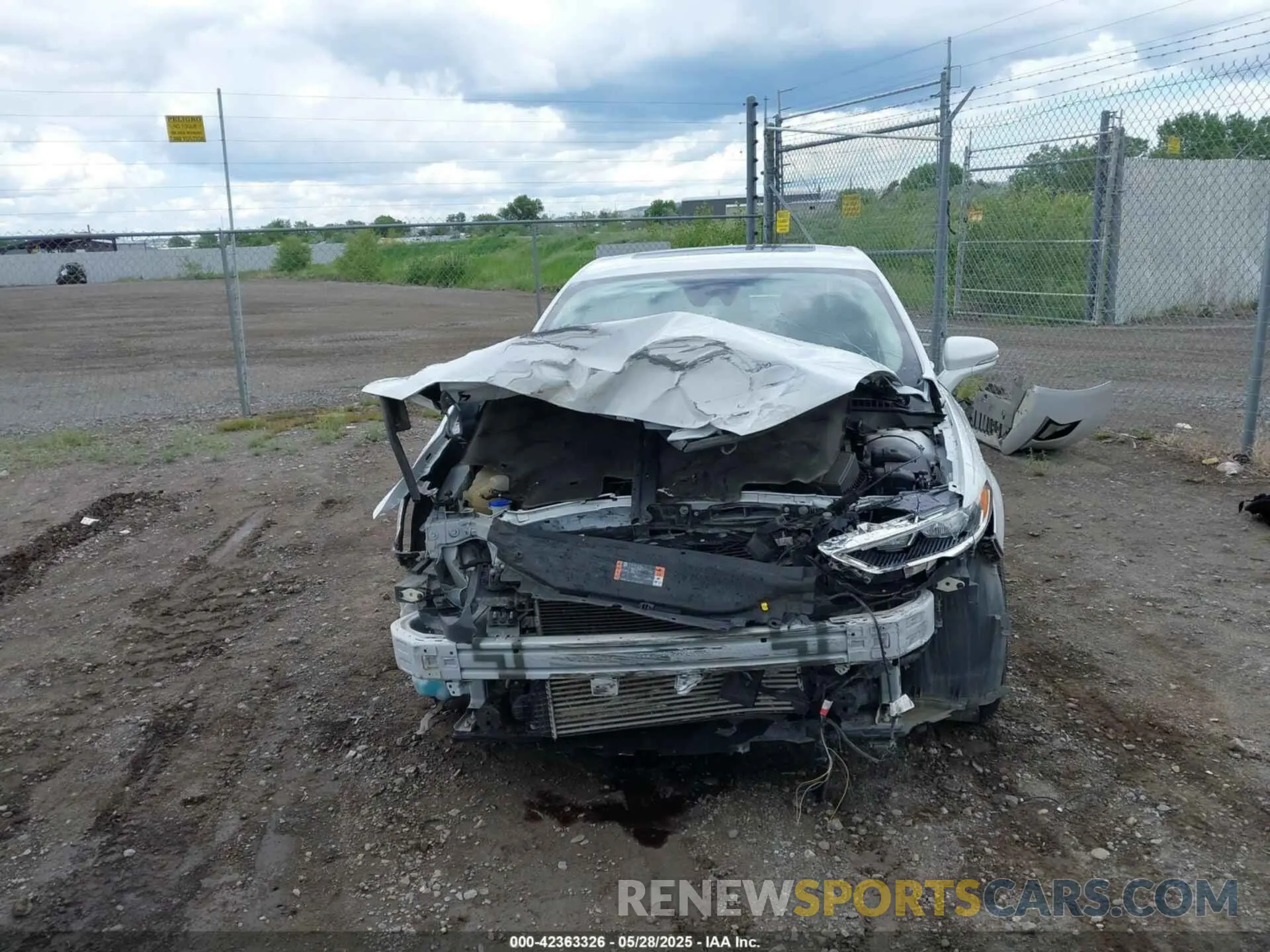 13 Photograph of a damaged car 3FA6P0D95LR138772 FORD FUSION 2020