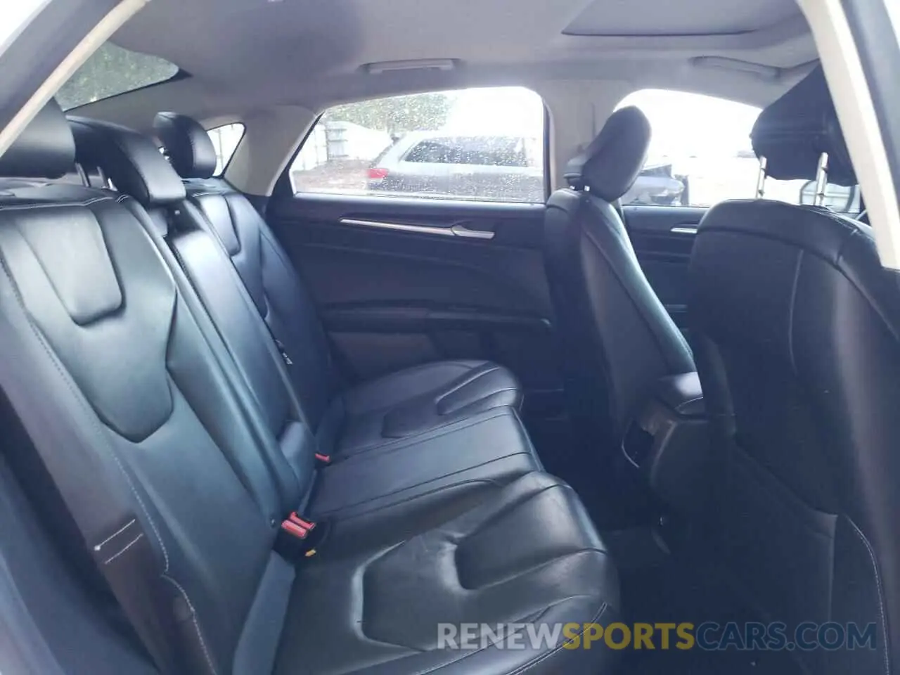 10 Photograph of a damaged car 3FA6P0D96LR152910 FORD FUSION 2020