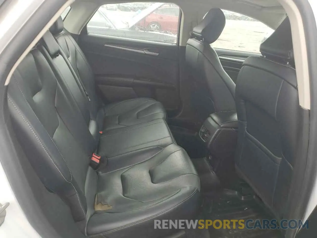 10 Photograph of a damaged car 3FA6P0D96LR175863 FORD FUSION 2020