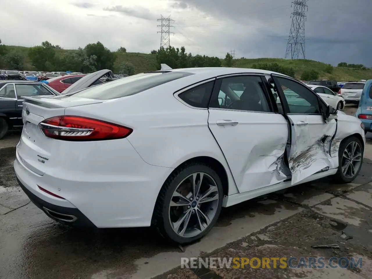 3 Photograph of a damaged car 3FA6P0D96LR175863 FORD FUSION 2020
