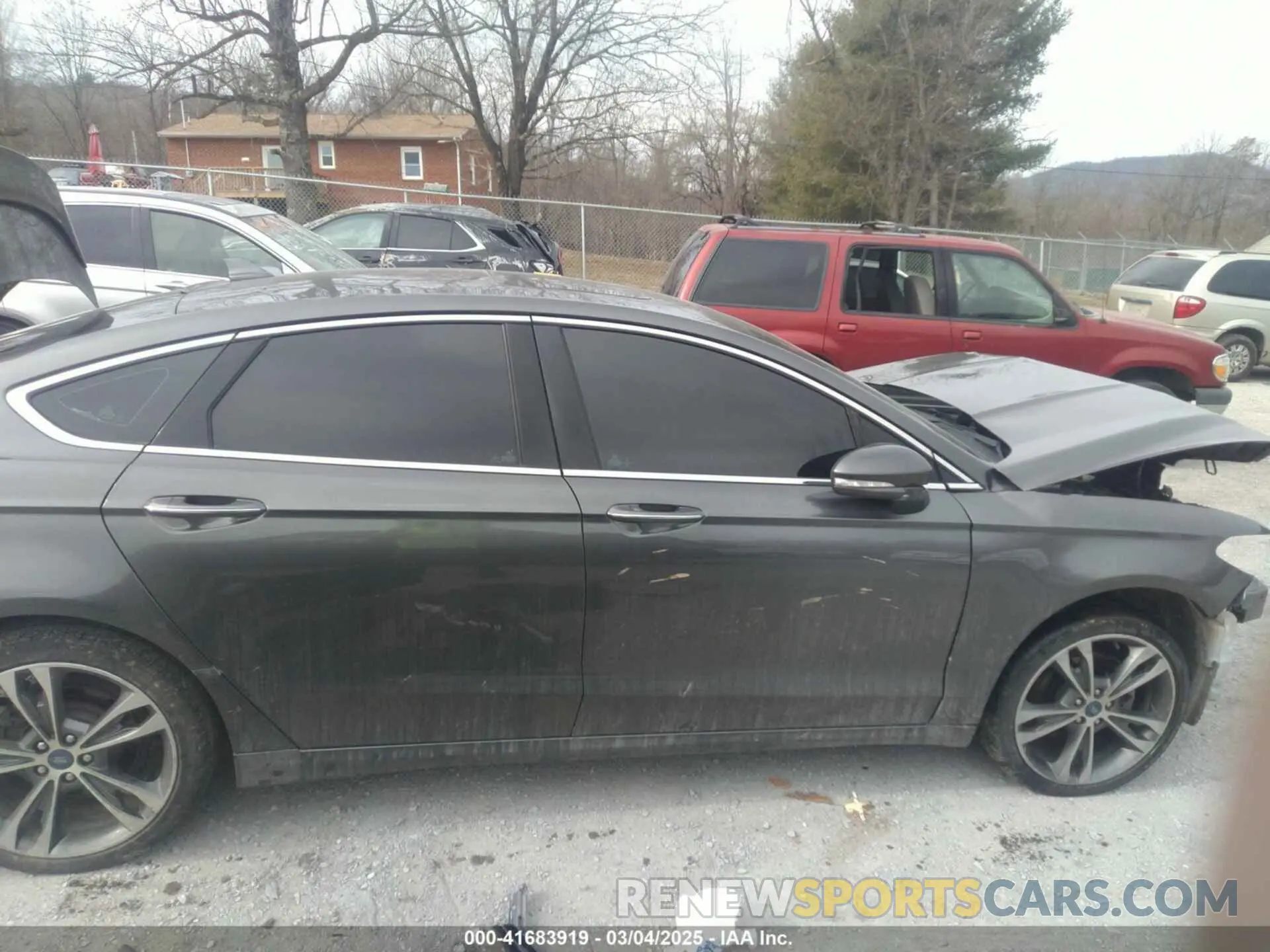 14 Photograph of a damaged car 3FA6P0D96LR205539 FORD FUSION 2020