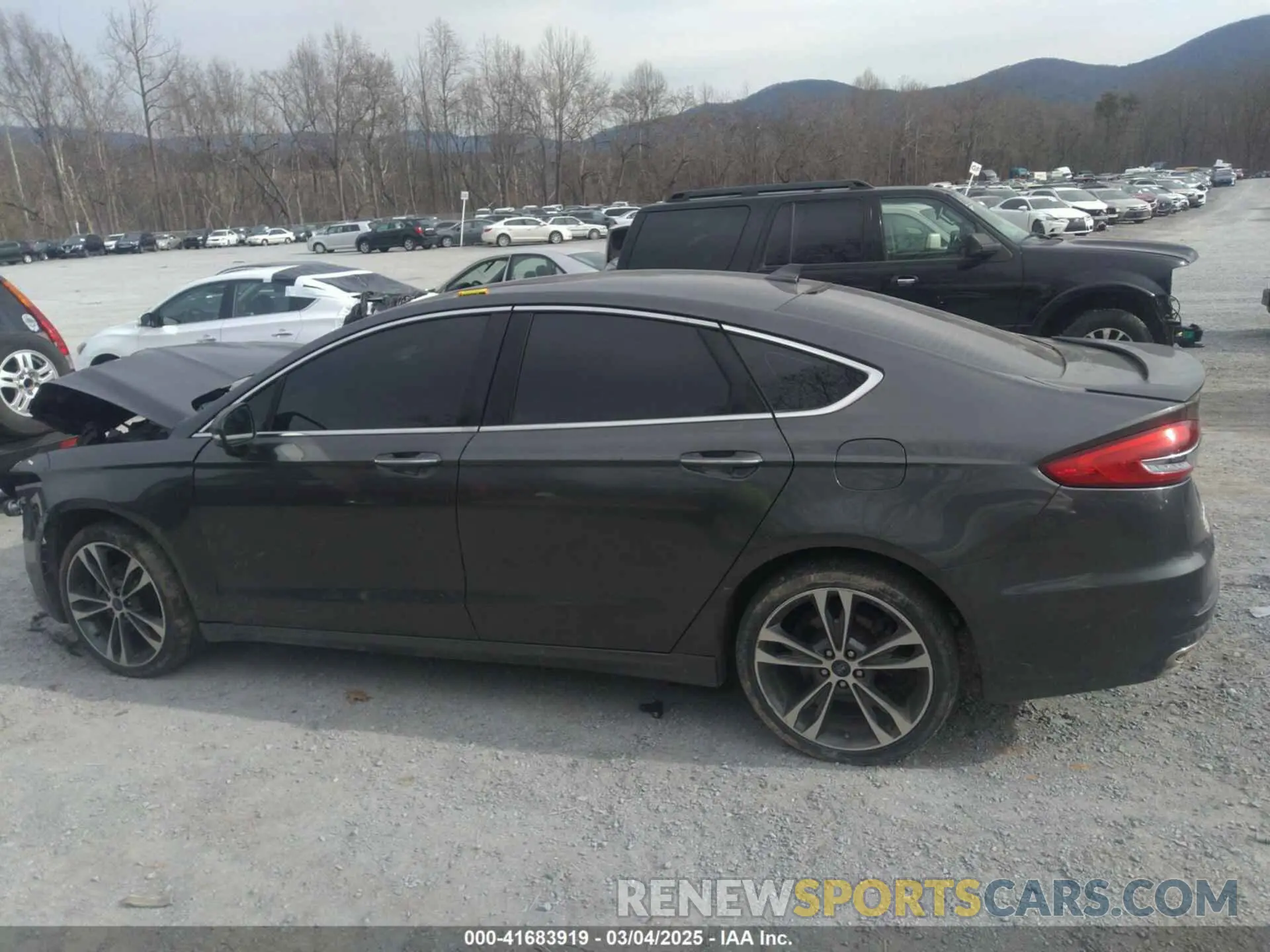 15 Photograph of a damaged car 3FA6P0D96LR205539 FORD FUSION 2020