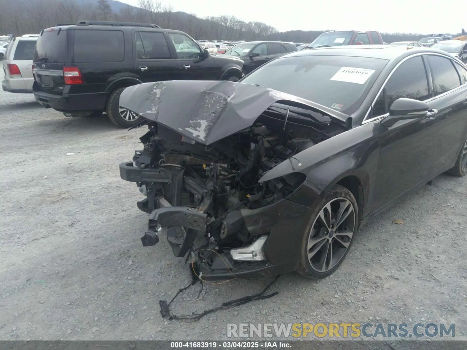 6 Photograph of a damaged car 3FA6P0D96LR205539 FORD FUSION 2020