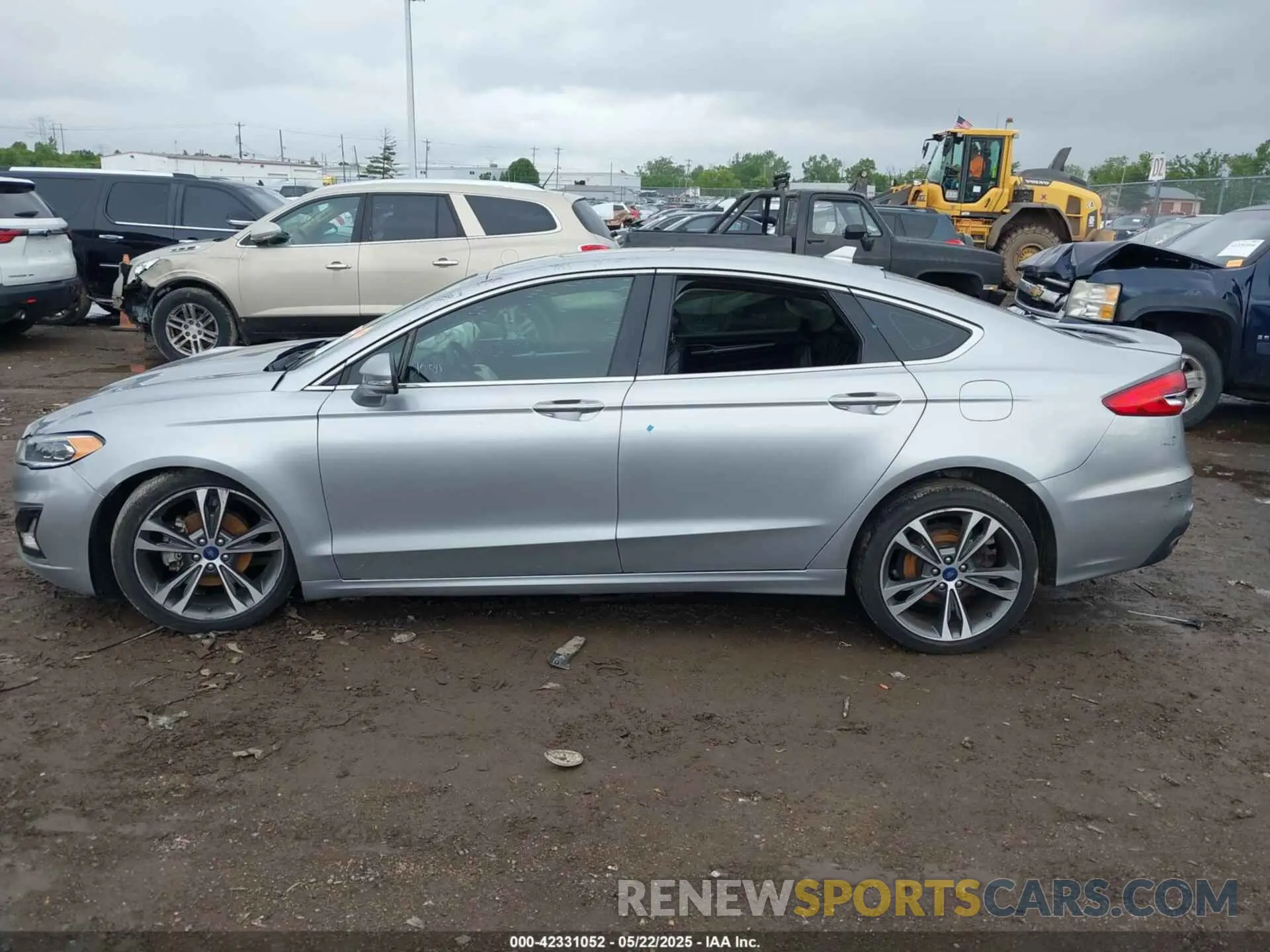13 Photograph of a damaged car 3FA6P0D98LR115437 FORD FUSION 2020