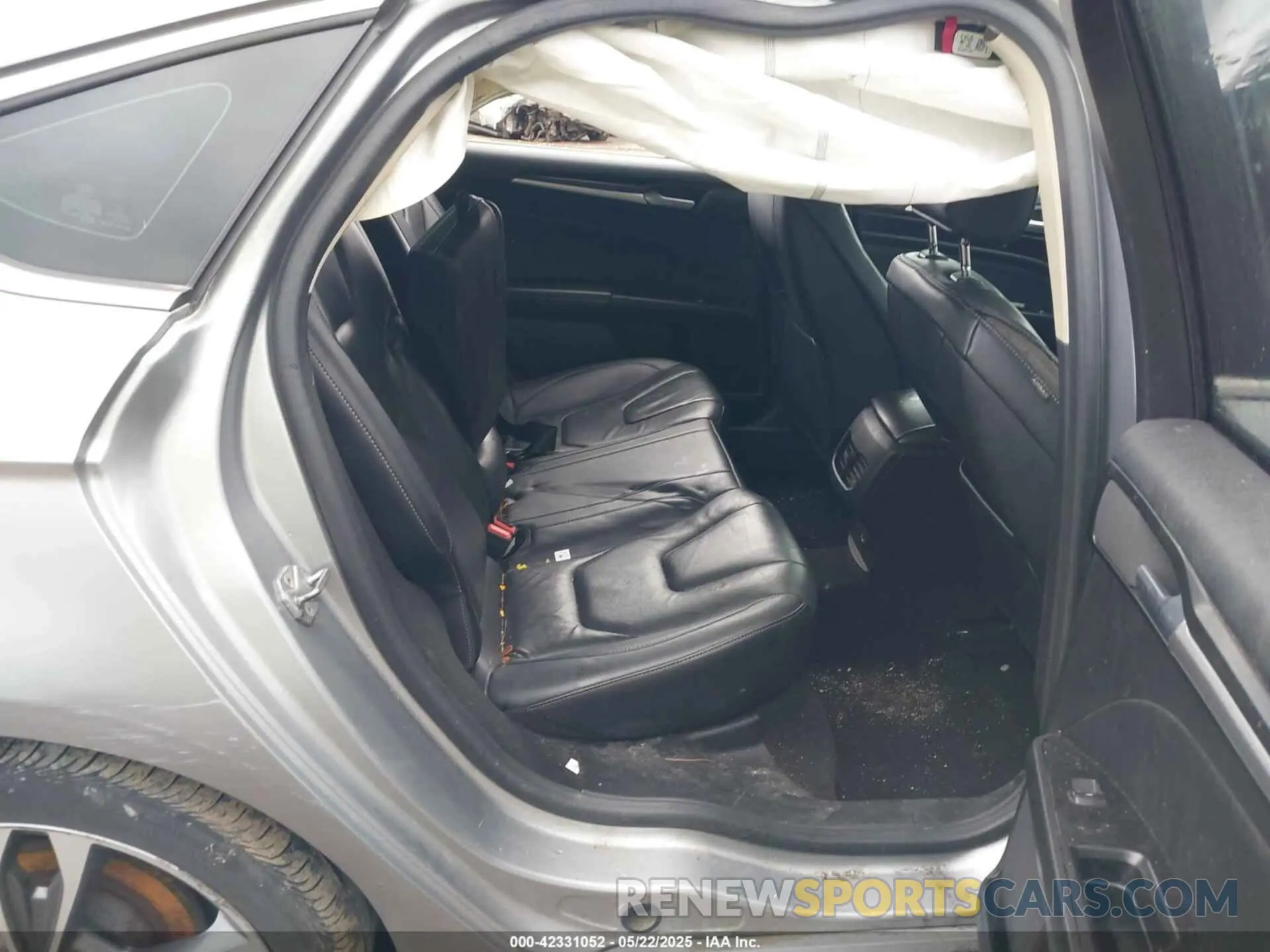 8 Photograph of a damaged car 3FA6P0D98LR115437 FORD FUSION 2020