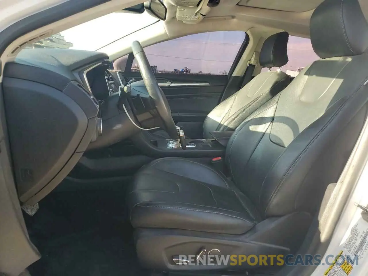 7 Photograph of a damaged car 3FA6P0D98LR176335 FORD FUSION 2020
