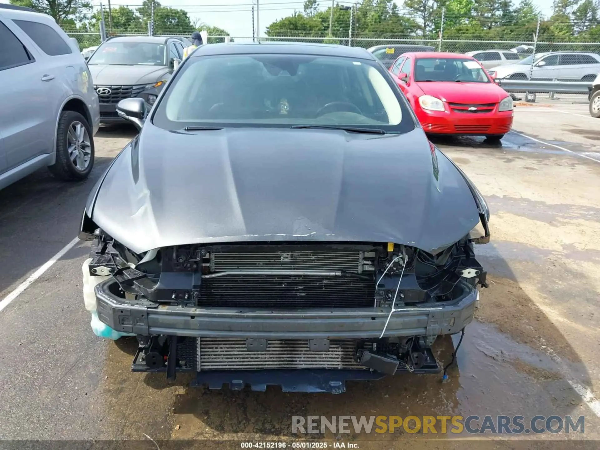 13 Photograph of a damaged car 3FA6P0D98LR199551 FORD FUSION 2020