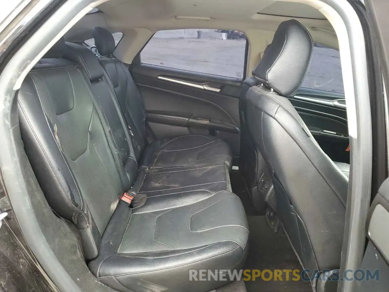10 Photograph of a damaged car 3FA6P0D98LR206143 FORD FUSION 2020