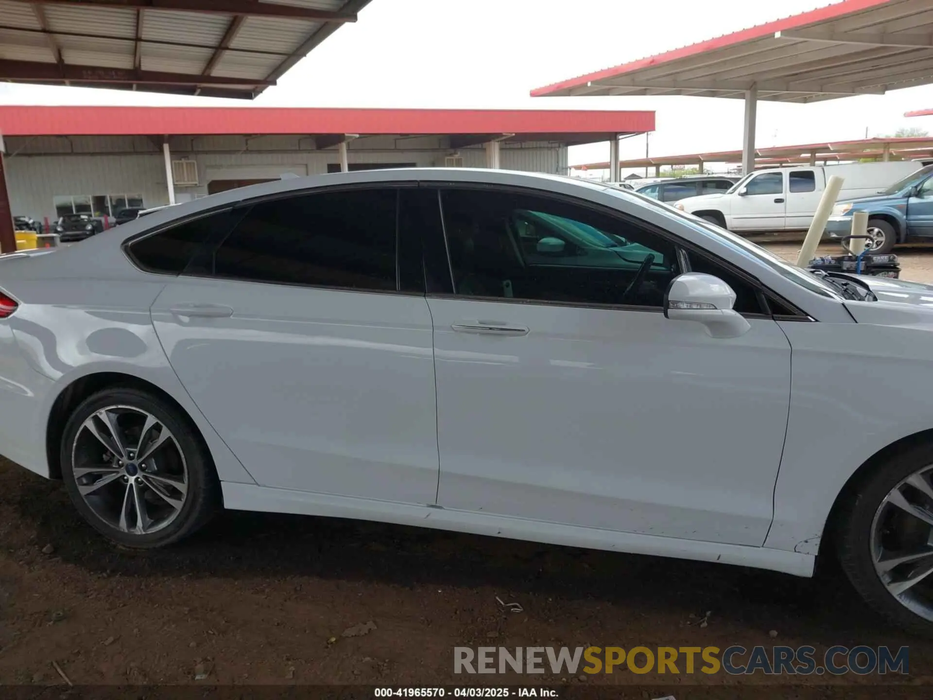 13 Photograph of a damaged car 3FA6P0D99LR115284 FORD FUSION 2020