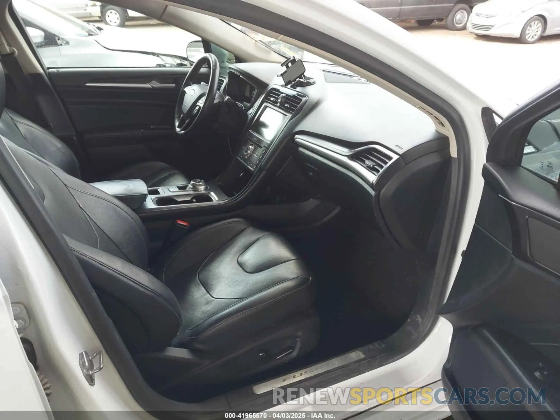 5 Photograph of a damaged car 3FA6P0D99LR115284 FORD FUSION 2020