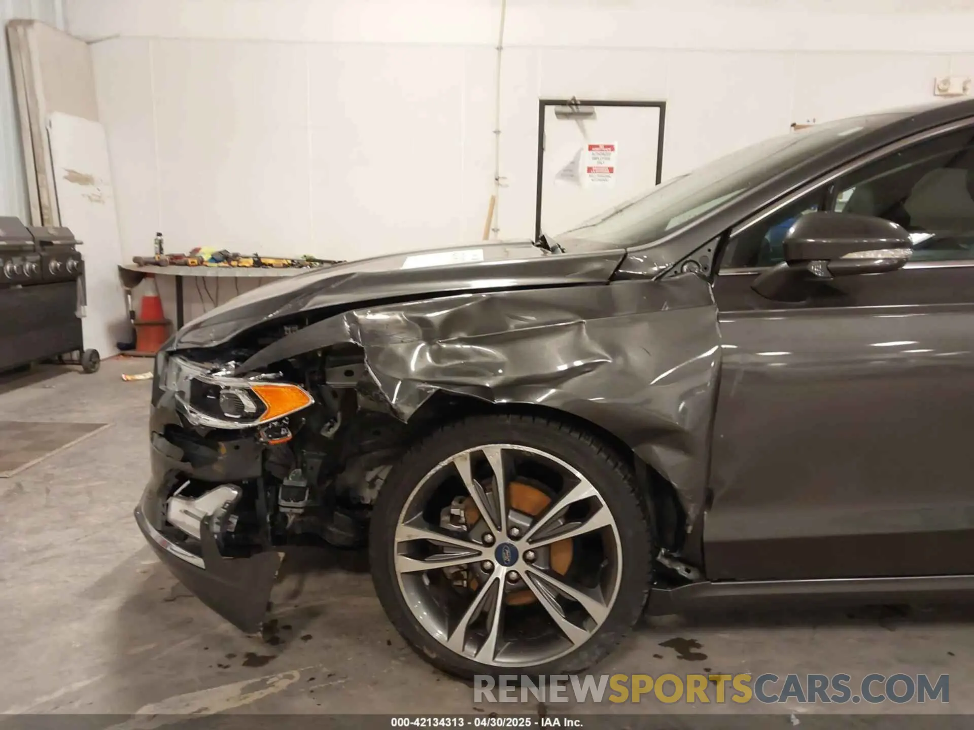 6 Photograph of a damaged car 3FA6P0D99LR116015 FORD FUSION 2020