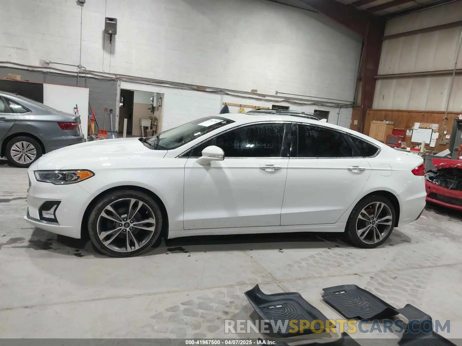 15 Photograph of a damaged car 3FA6P0D99LR131145 FORD FUSION 2020