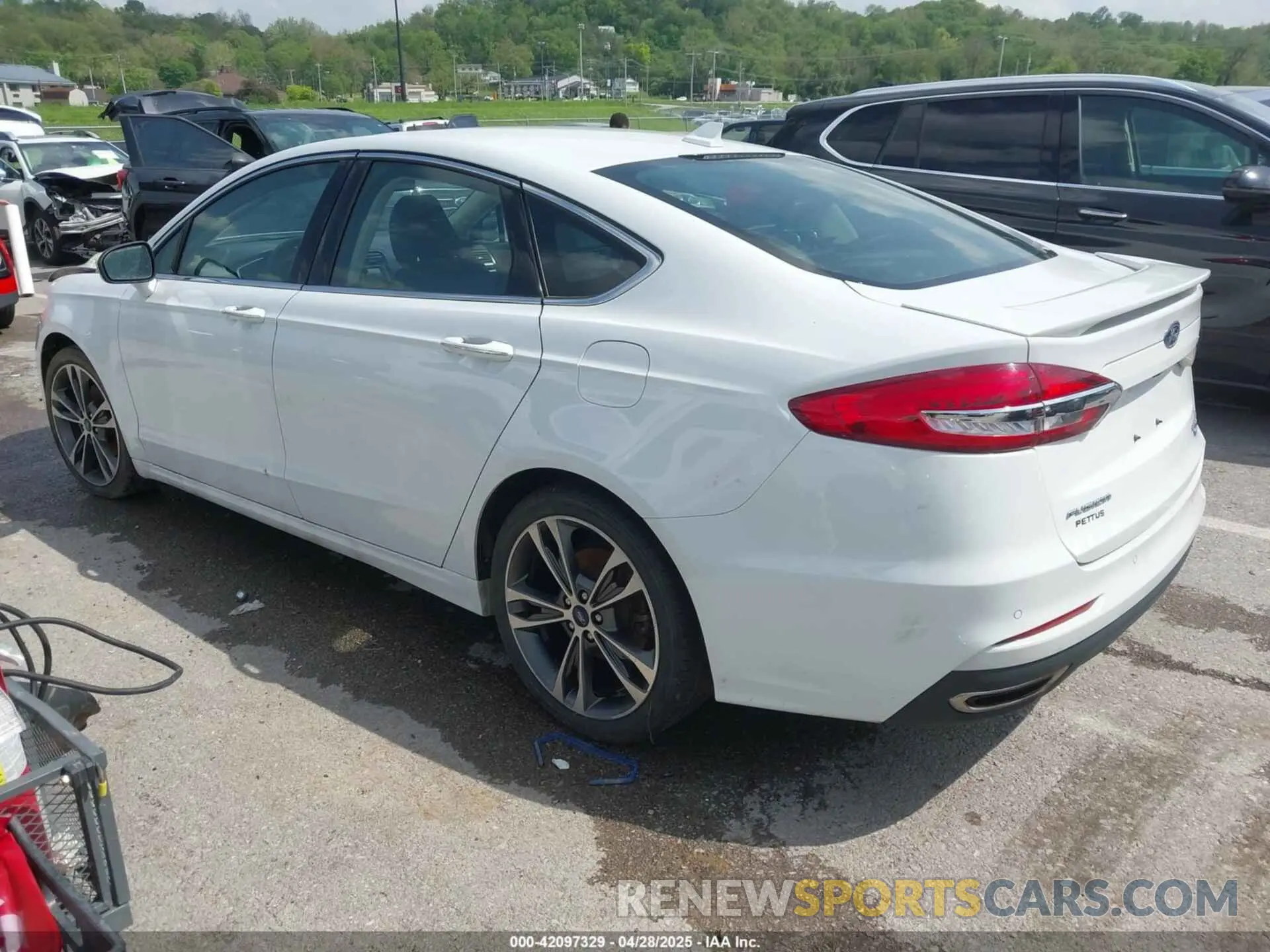 3 Photograph of a damaged car 3FA6P0D99LR192821 FORD FUSION 2020