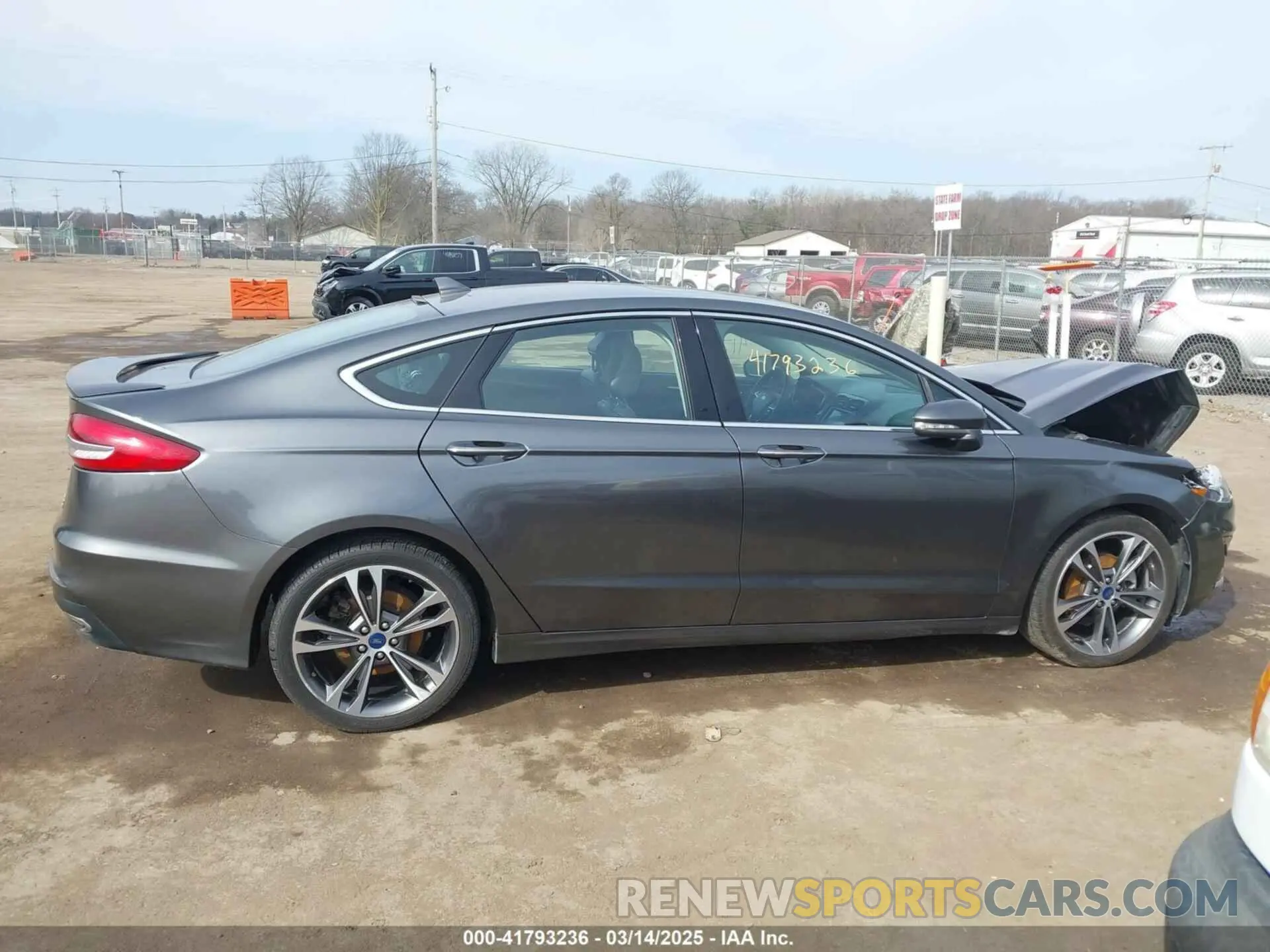 13 Photograph of a damaged car 3FA6P0D9XLR115438 FORD FUSION 2020