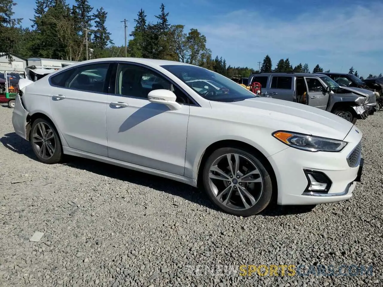 4 Photograph of a damaged car 3FA6P0D9XLR205852 FORD FUSION 2020