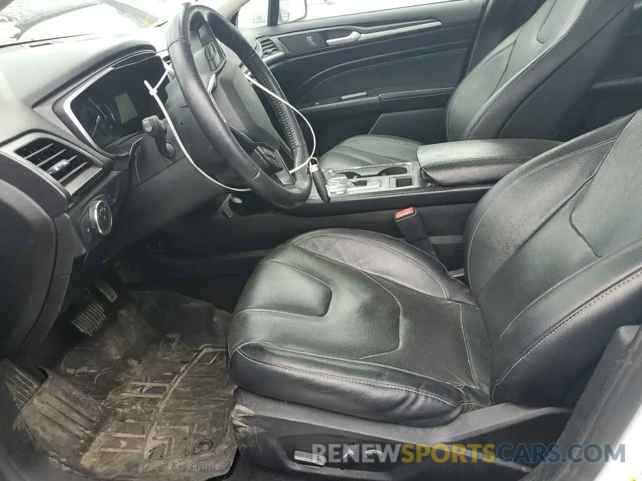 7 Photograph of a damaged car 3FA6P0D9XLR205852 FORD FUSION 2020