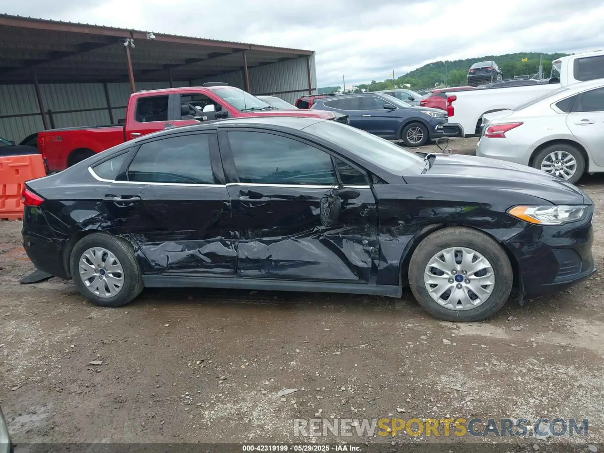 13 Photograph of a damaged car 3FA6P0G70LR148412 FORD FUSION 2020