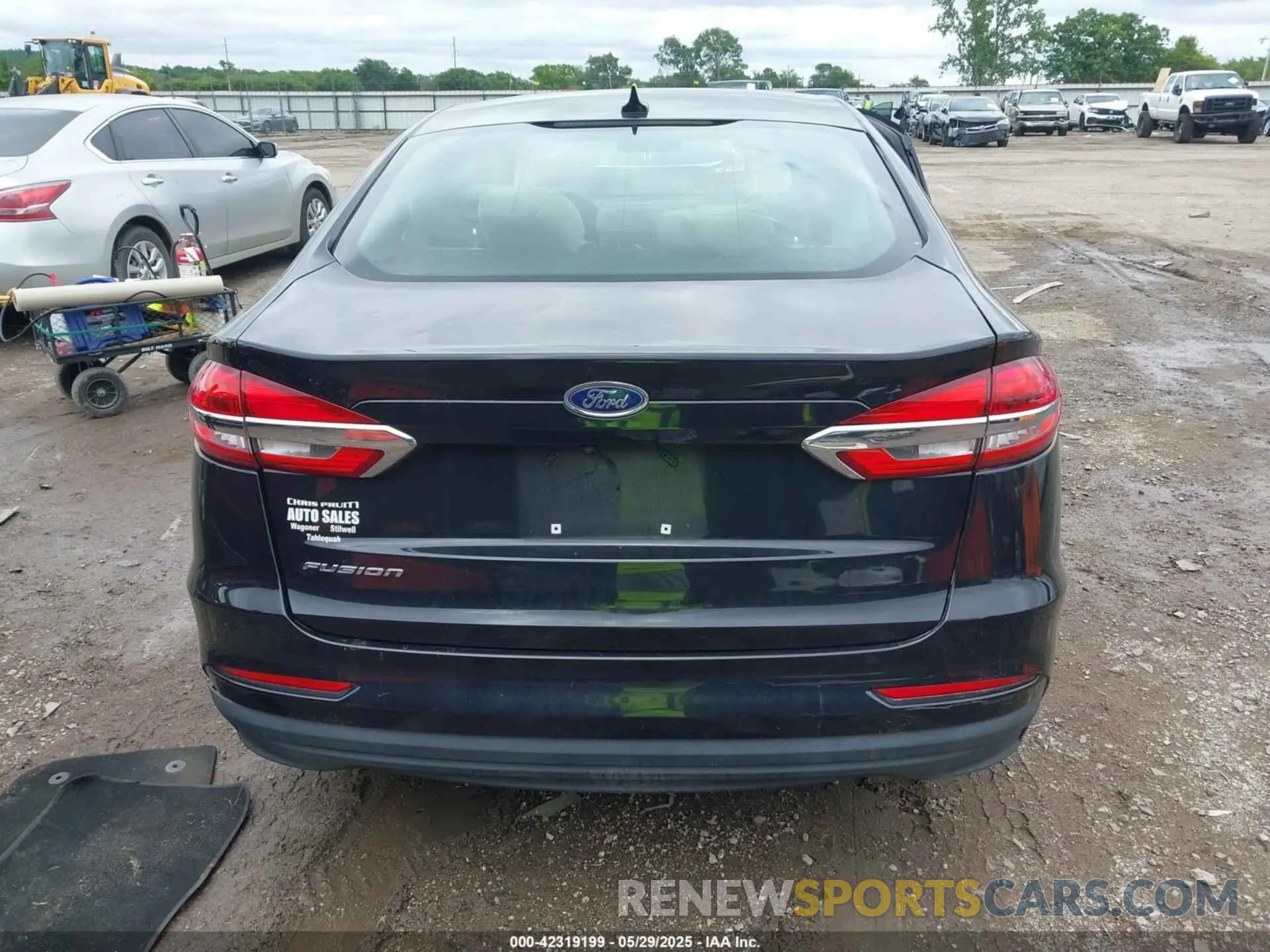 16 Photograph of a damaged car 3FA6P0G70LR148412 FORD FUSION 2020