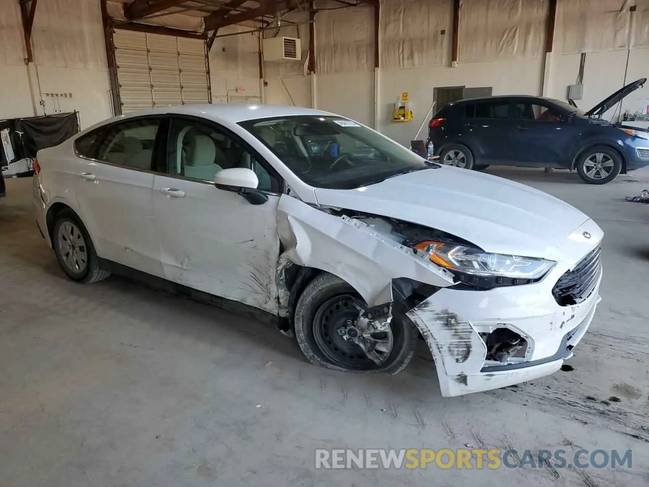 4 Photograph of a damaged car 3FA6P0G70LR164349 FORD FUSION 2020