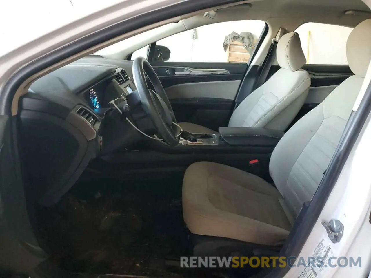 7 Photograph of a damaged car 3FA6P0G70LR164349 FORD FUSION 2020