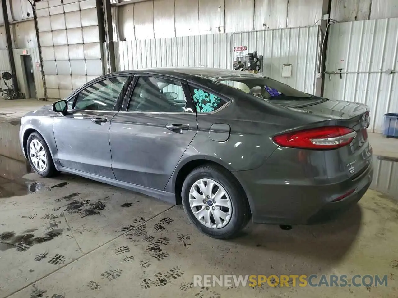 2 Photograph of a damaged car 3FA6P0G71LR106086 FORD FUSION 2020