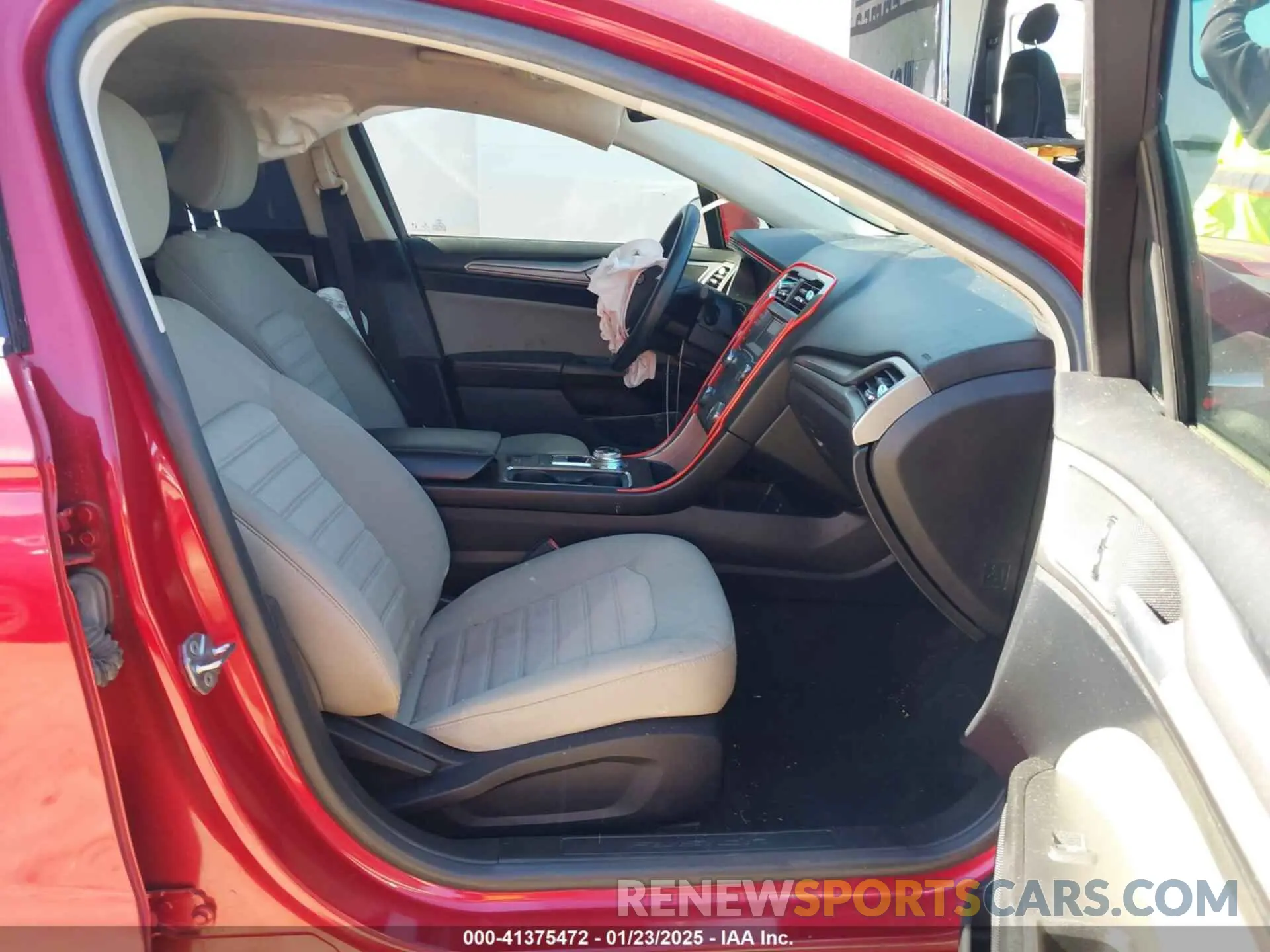 5 Photograph of a damaged car 3FA6P0G71LR180916 FORD FUSION 2020