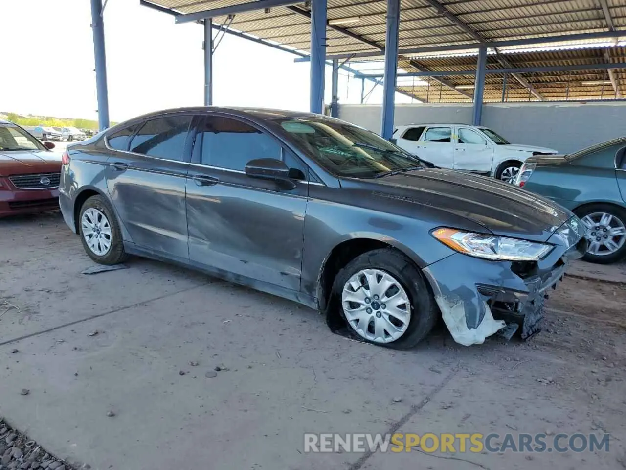 4 Photograph of a damaged car 3FA6P0G71LR249121 FORD FUSION 2020