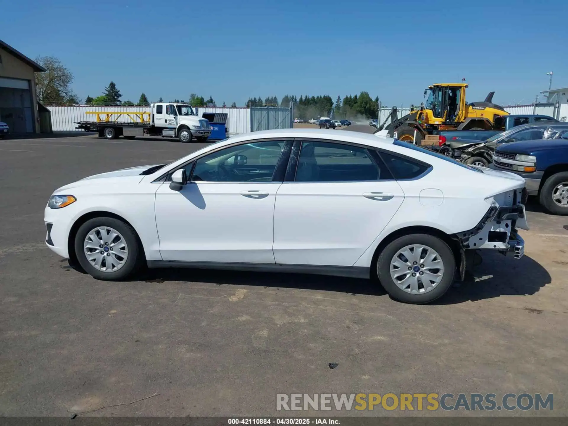 15 Photograph of a damaged car 3FA6P0G71LR265271 FORD FUSION 2020
