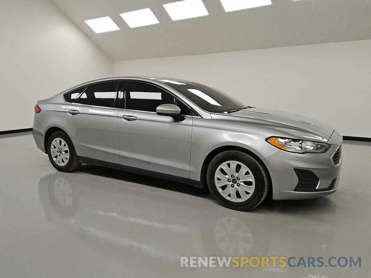 4 Photograph of a damaged car 3FA6P0G72LR111247 FORD FUSION 2020