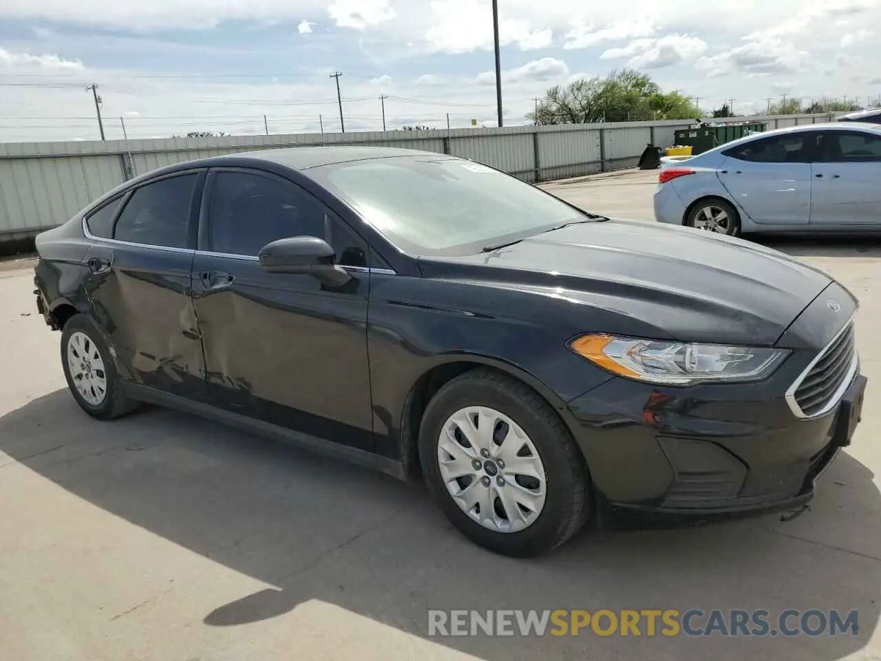 4 Photograph of a damaged car 3FA6P0G73LR180691 FORD FUSION 2020