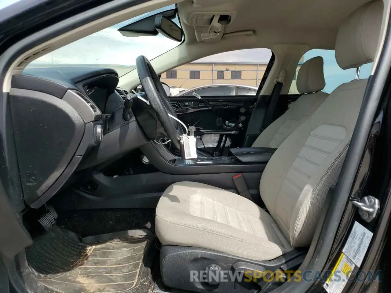 7 Photograph of a damaged car 3FA6P0G73LR180691 FORD FUSION 2020