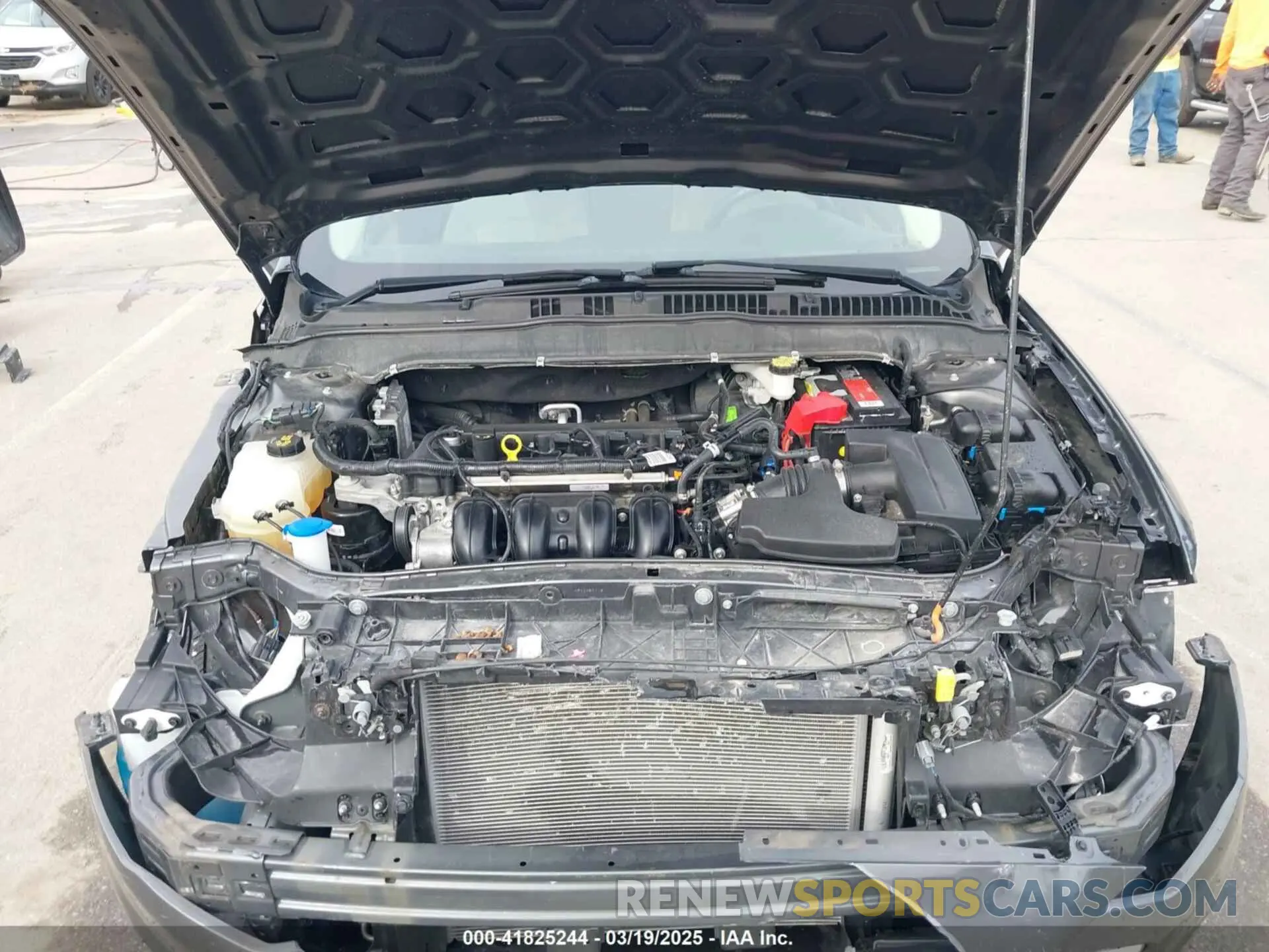 10 Photograph of a damaged car 3FA6P0G73LR225323 FORD FUSION 2020