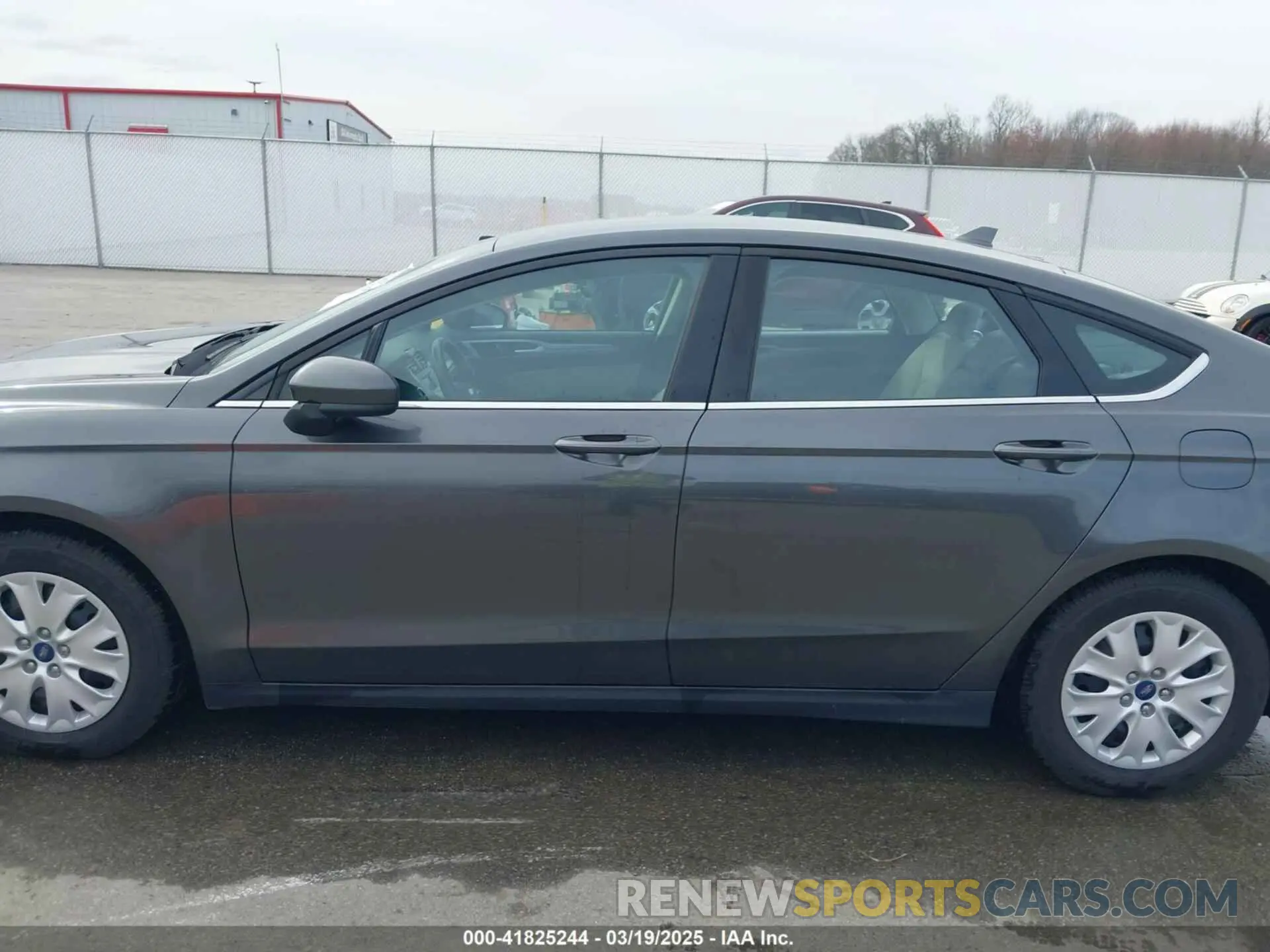 15 Photograph of a damaged car 3FA6P0G73LR225323 FORD FUSION 2020