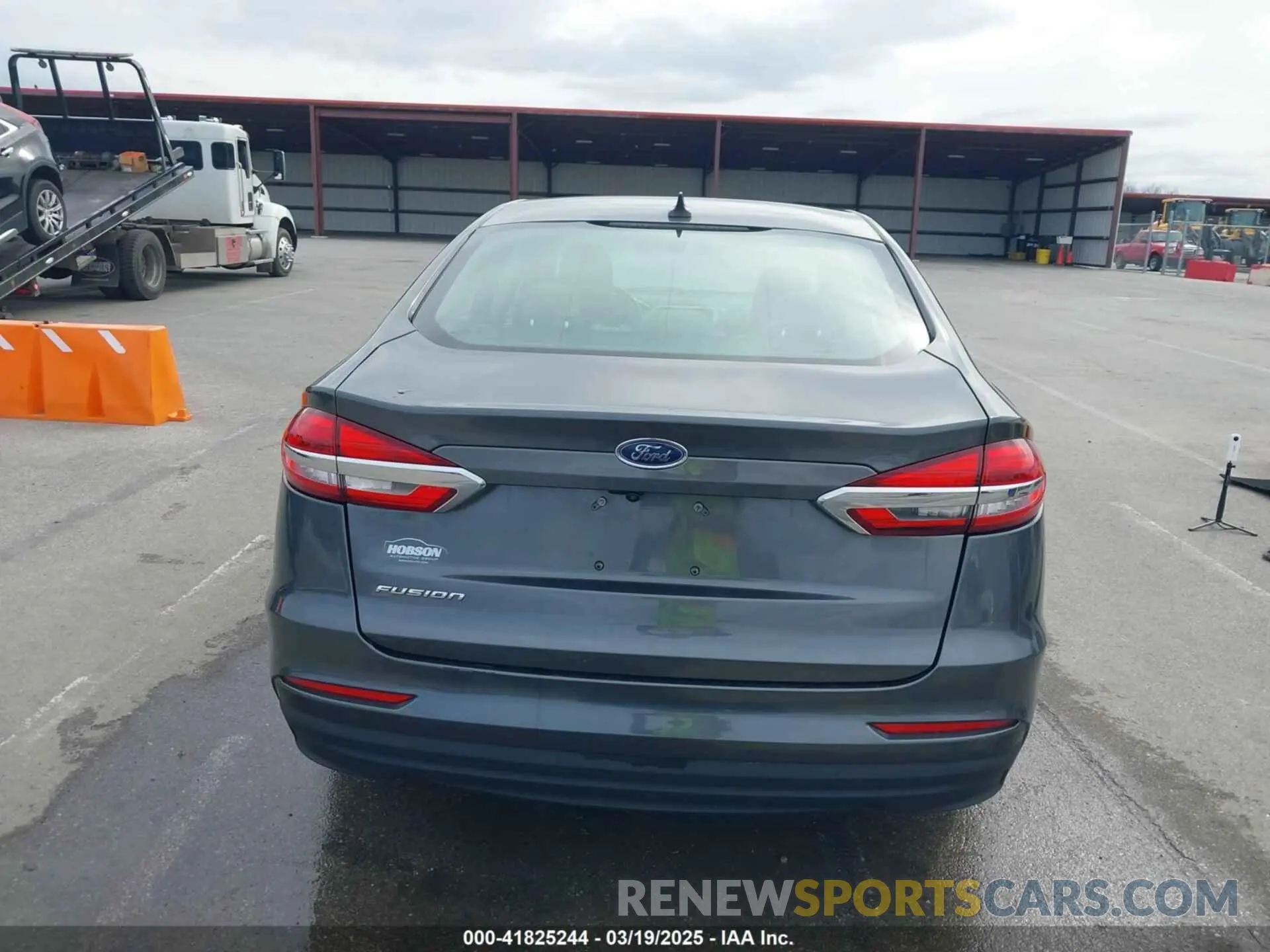 17 Photograph of a damaged car 3FA6P0G73LR225323 FORD FUSION 2020