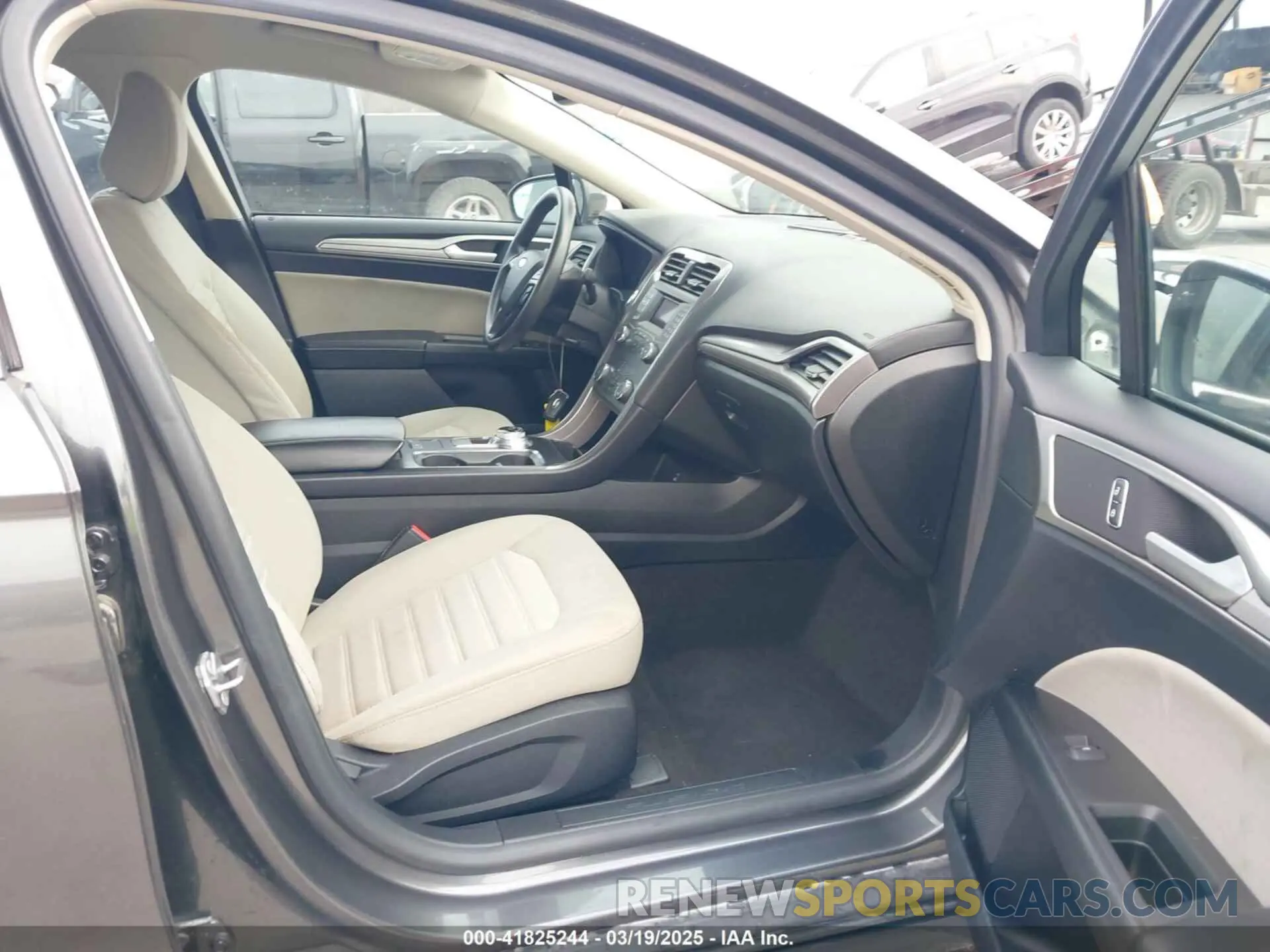 5 Photograph of a damaged car 3FA6P0G73LR225323 FORD FUSION 2020