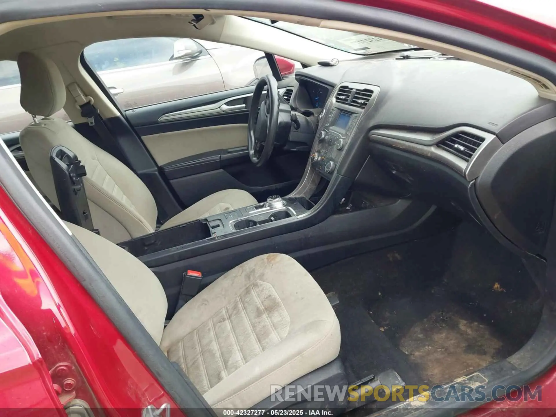 5 Photograph of a damaged car 3FA6P0G75LR111470 FORD FUSION 2020