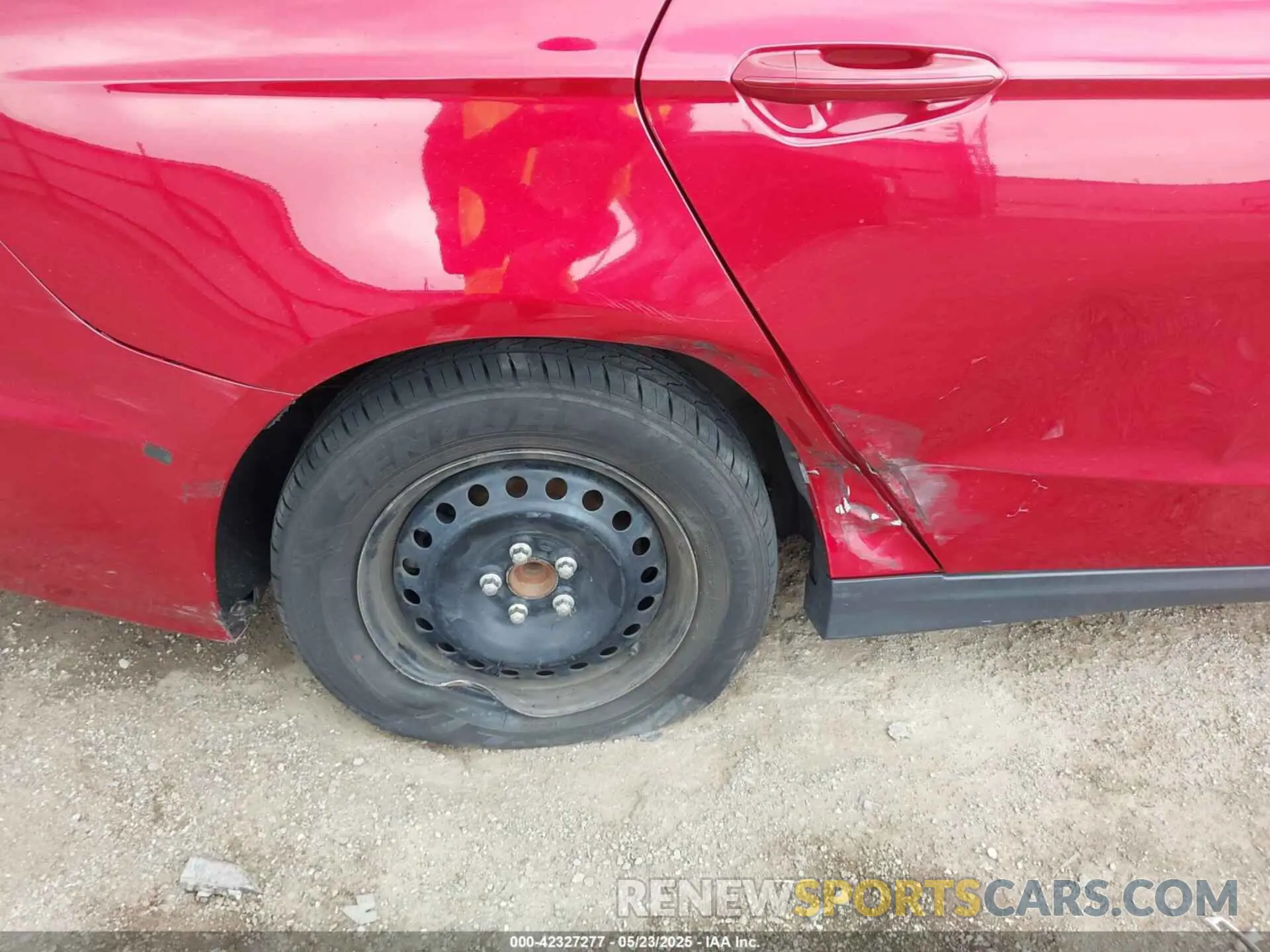 6 Photograph of a damaged car 3FA6P0G75LR111470 FORD FUSION 2020