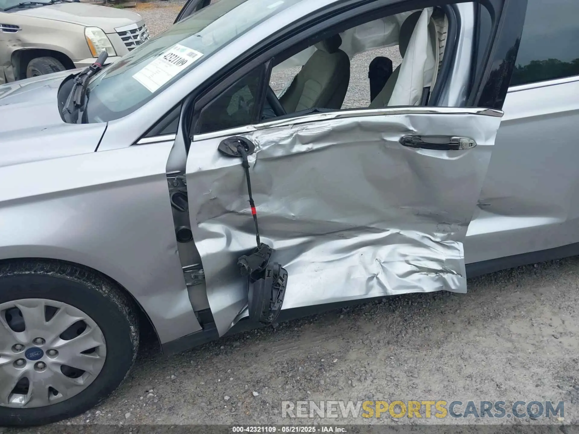 6 Photograph of a damaged car 3FA6P0G75LR160944 FORD FUSION 2020