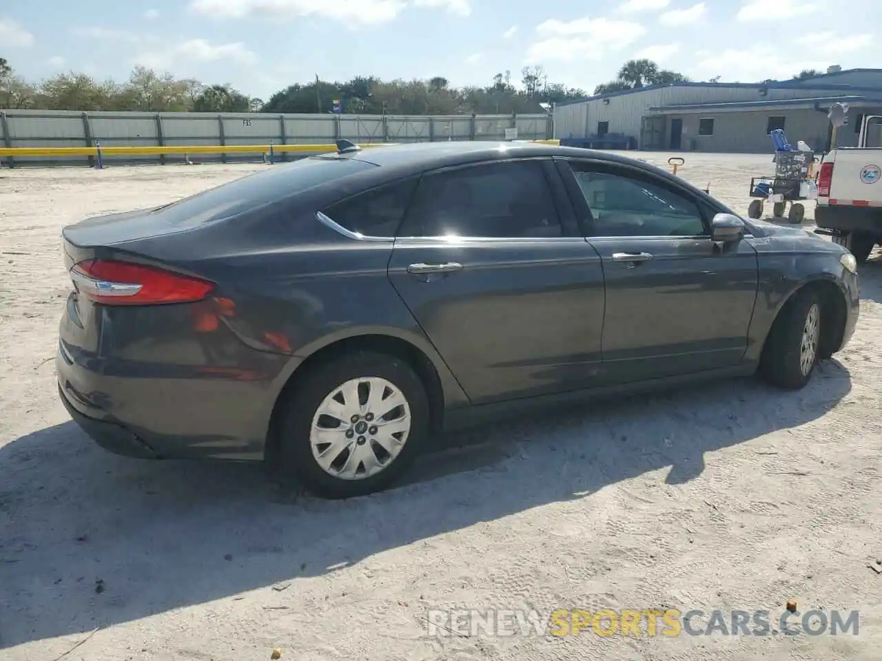 3 Photograph of a damaged car 3FA6P0G75LR197346 FORD FUSION 2020