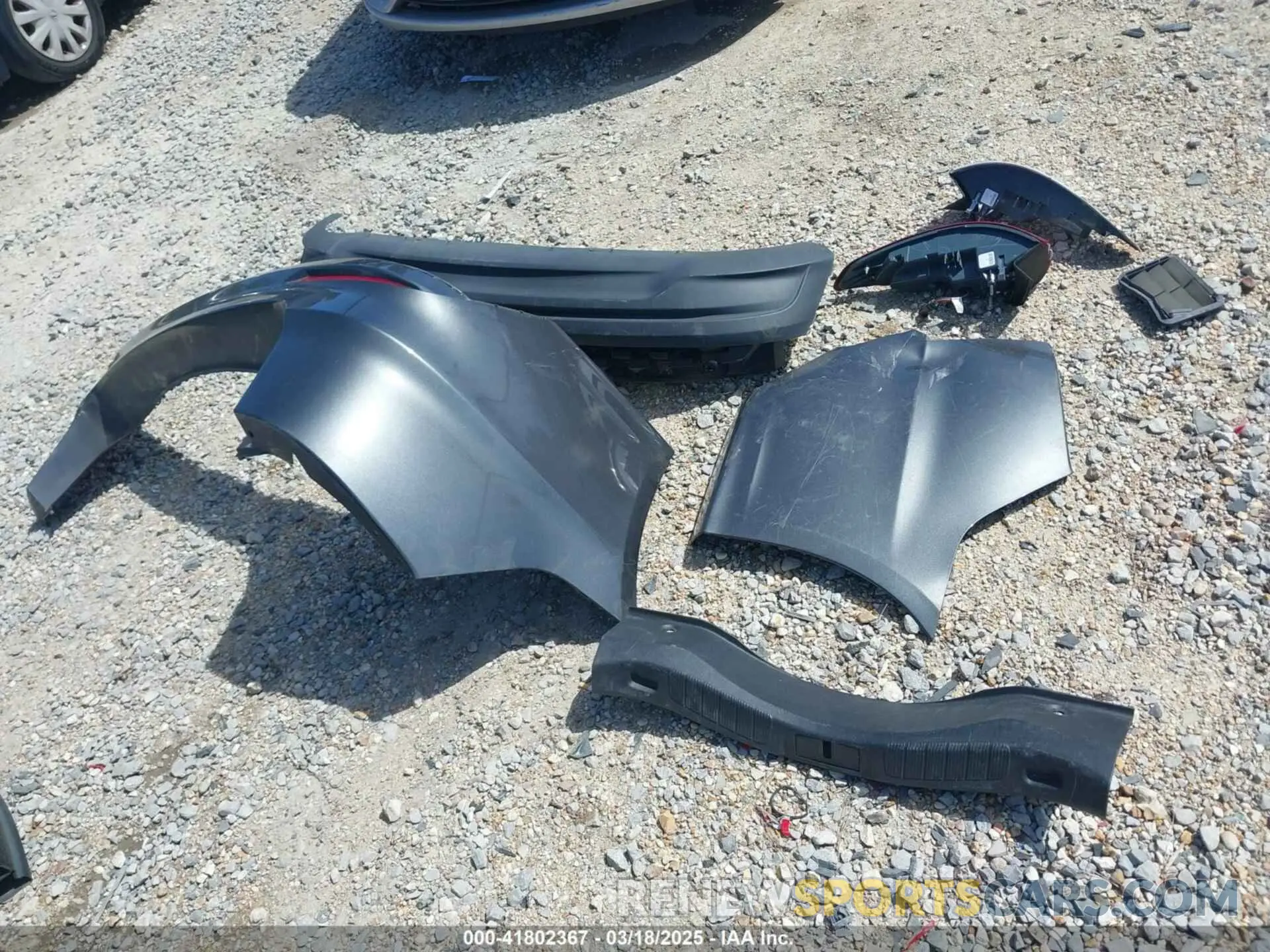 12 Photograph of a damaged car 3FA6P0G75LR260266 FORD FUSION 2020