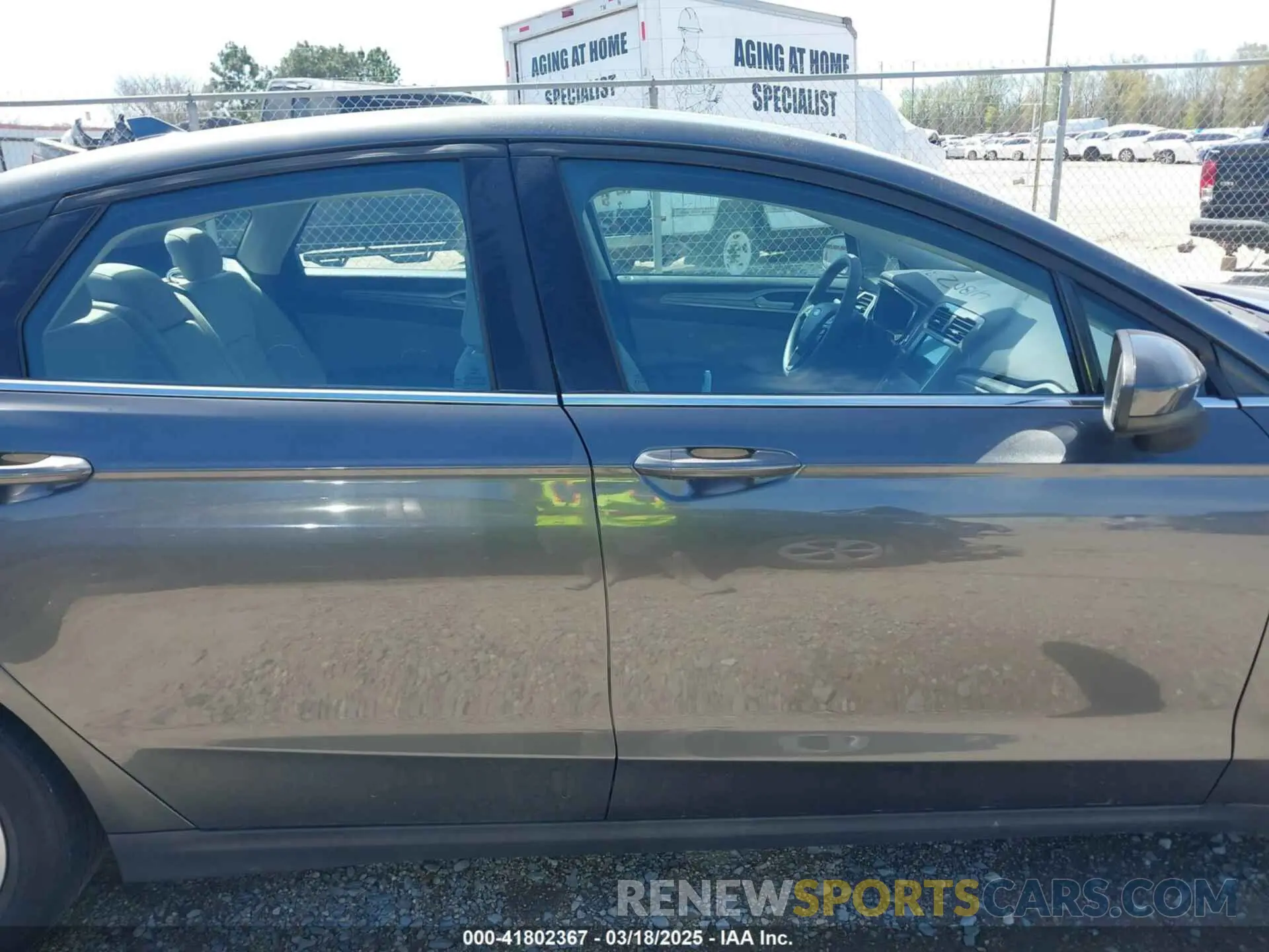 14 Photograph of a damaged car 3FA6P0G75LR260266 FORD FUSION 2020