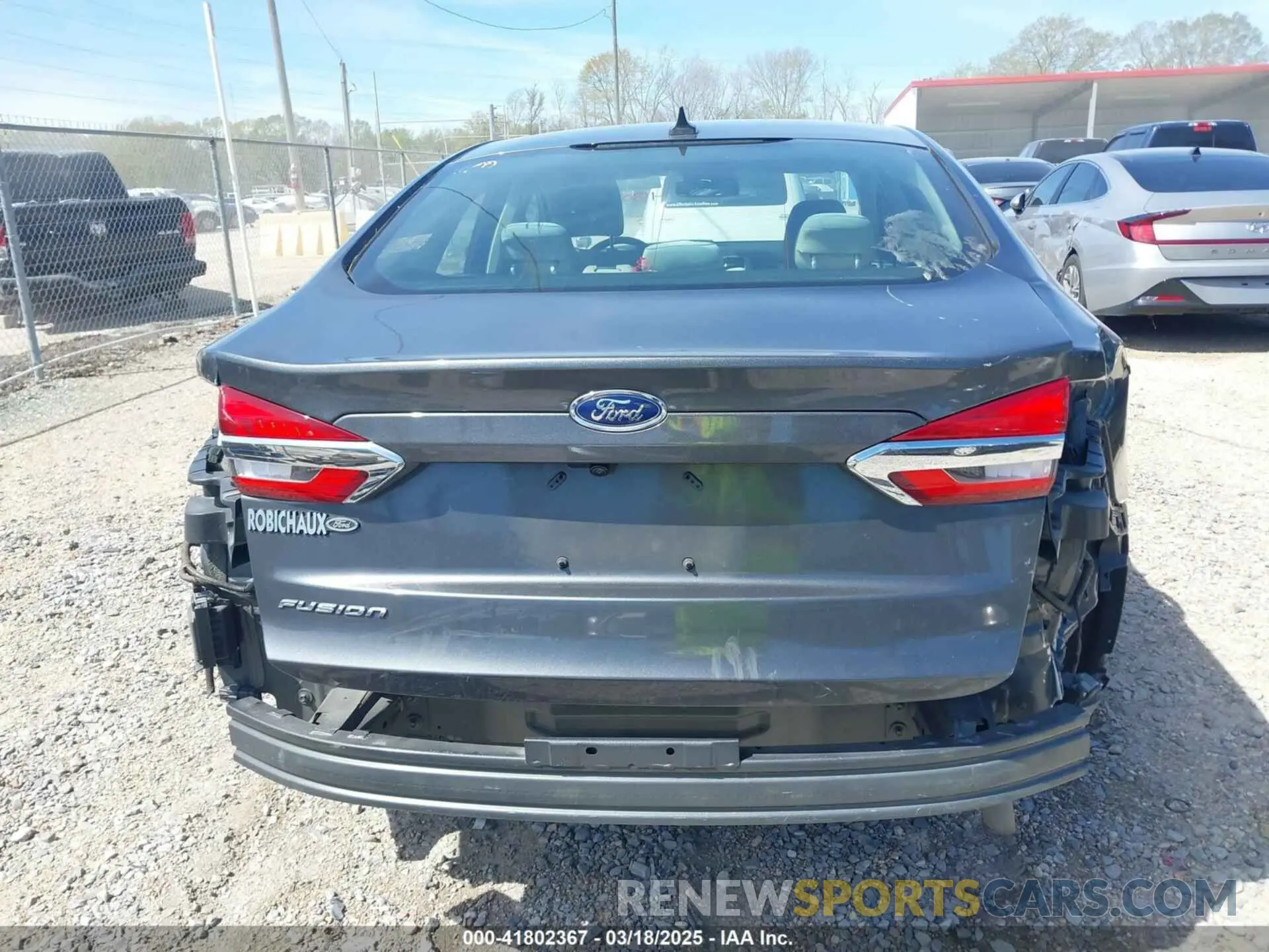 17 Photograph of a damaged car 3FA6P0G75LR260266 FORD FUSION 2020